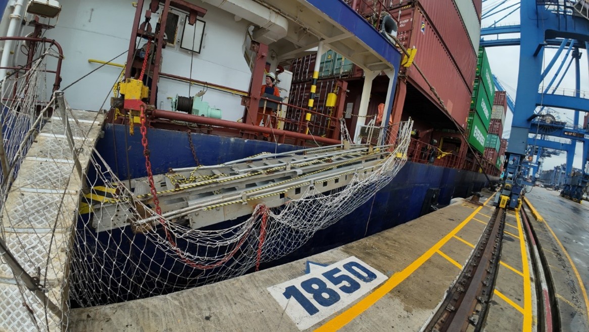 PHOTO OF THE BOAT, PHOTO OF THE DOCK, PHOTO OF THE GARBAGE COLLECTION AND PHOTO OF THE DELIVERY OF SUPPLIES